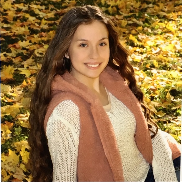 Meet your Posher's - Picture 7 of 8